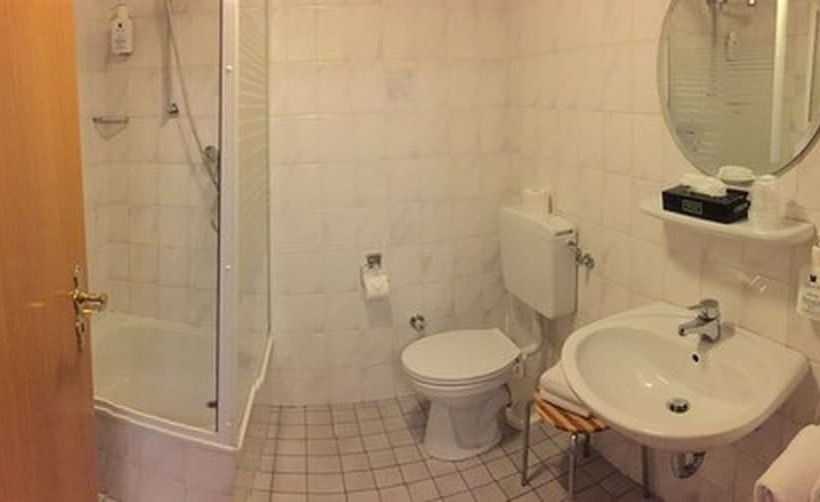 اتاق استاندارد یک نفره, Kasserolle