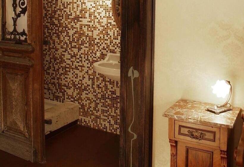 スタンダードシングルルーム, Lux