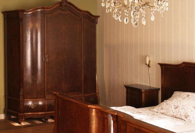 スタンダードトリプルルーム, Lux