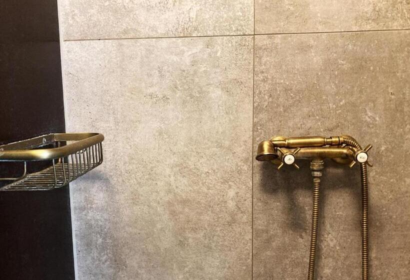 ファミリールーム, Lux