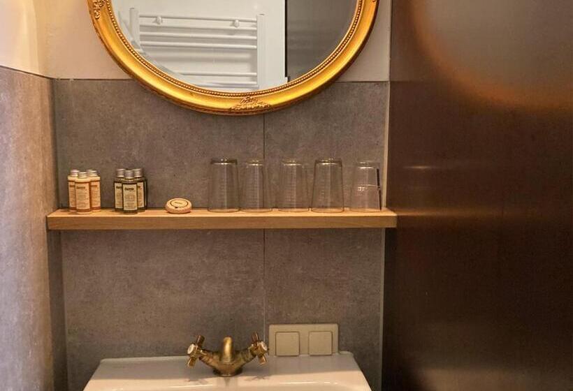 ファミリールーム, Lux