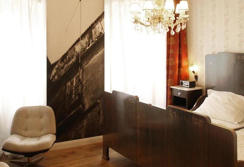 スタンダードルーム, Lux