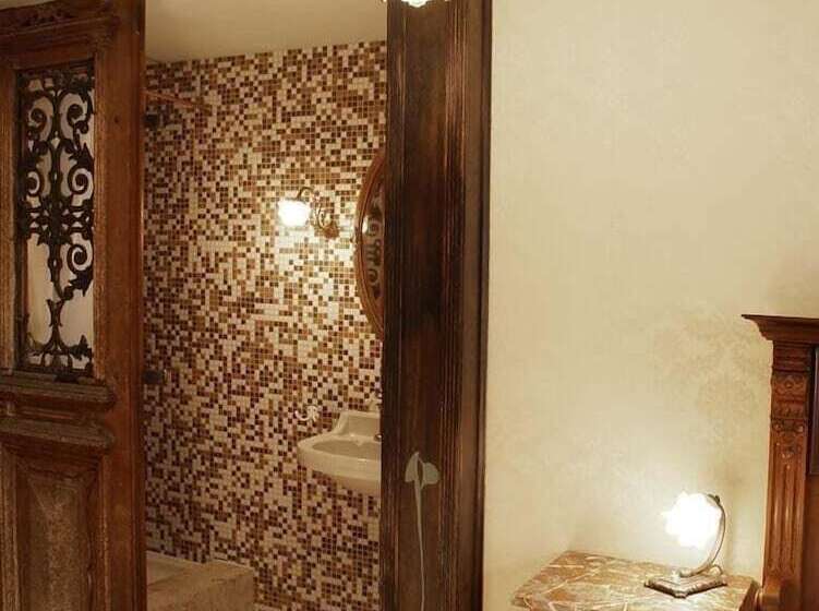 スタンダードシングルルーム, Lux