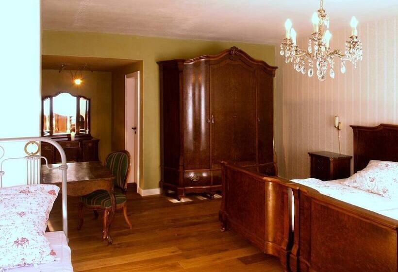 スタンダードトリプルルーム, Lux