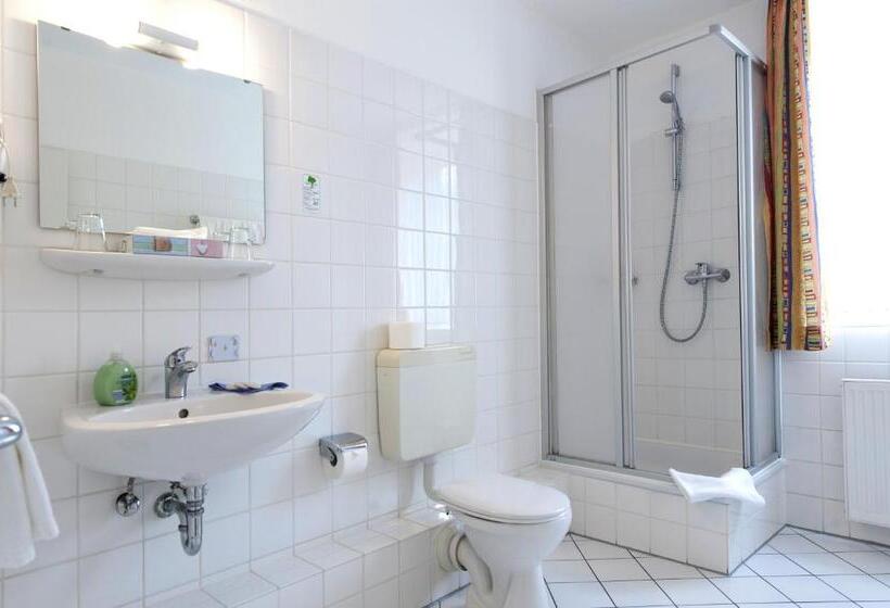 اتاق استاندارد سه نفره, Marco Polo