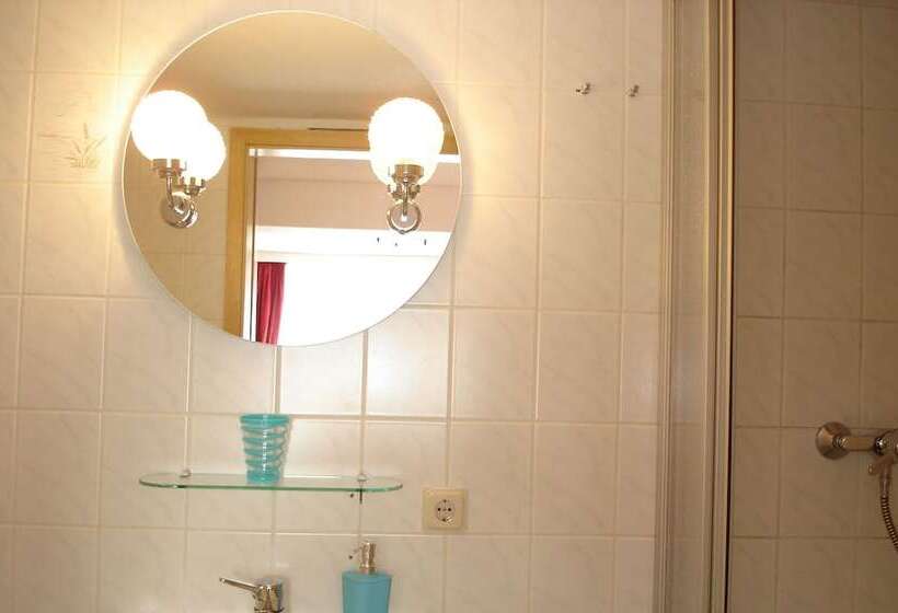 스탠다드 트리플 룸, Pension Zum Schwanenteich