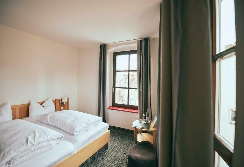 Quarto standard, Roter Hahn