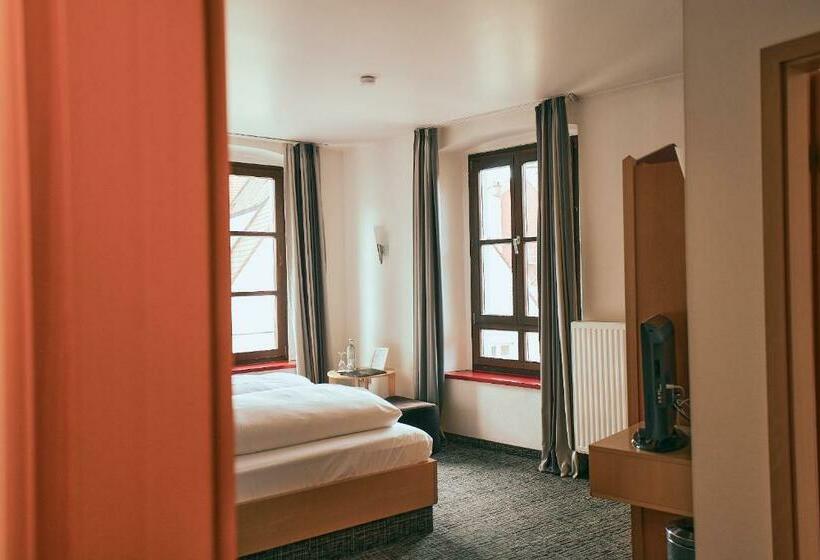 Quarto standard, Roter Hahn