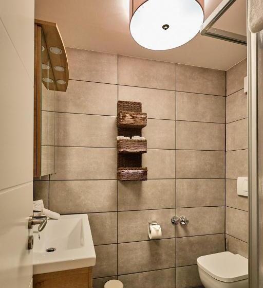 Quarto deluxe, Roter Hahn