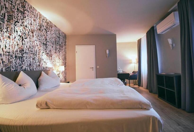 Quarto deluxe, Roter Hahn