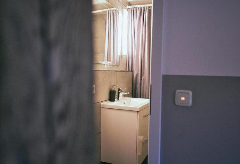 Quarto deluxe, Roter Hahn