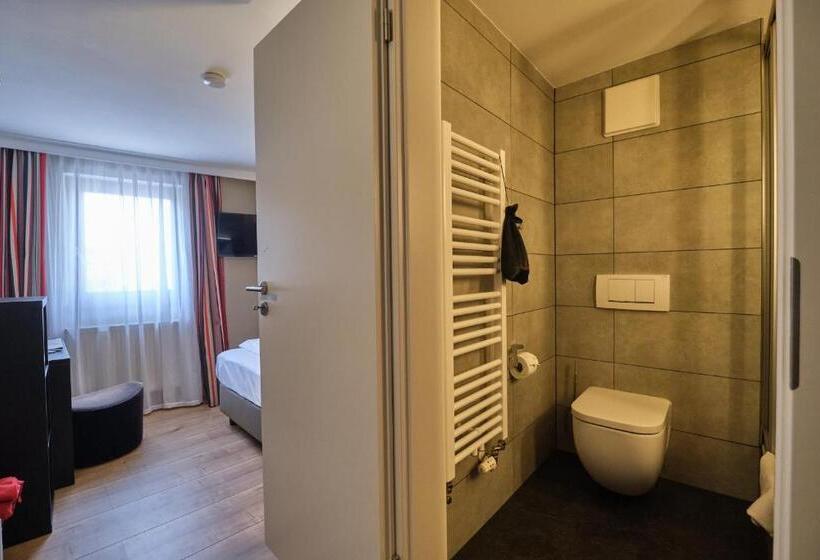 Quarto Basic Individual, Roter Hahn