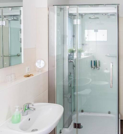 شقة غرفة واحدة, Schäfers Hotel, Self Check In, Cafe Am