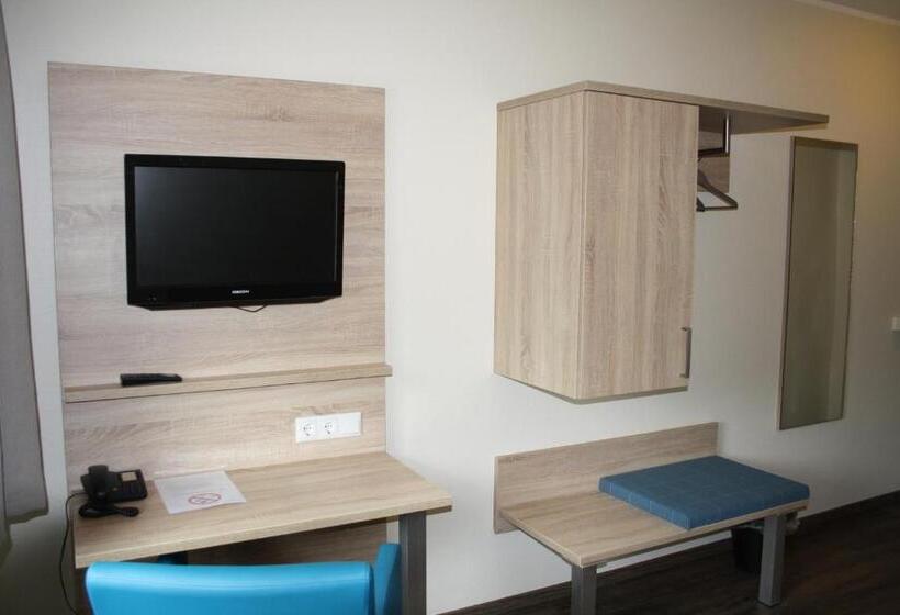 غرفة كومفورت فردية, Schwarzer Adler