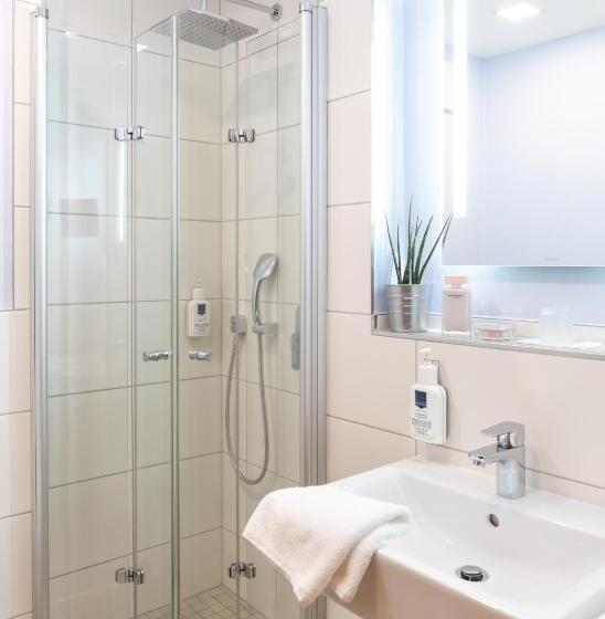 标准单人间, Tiemann S