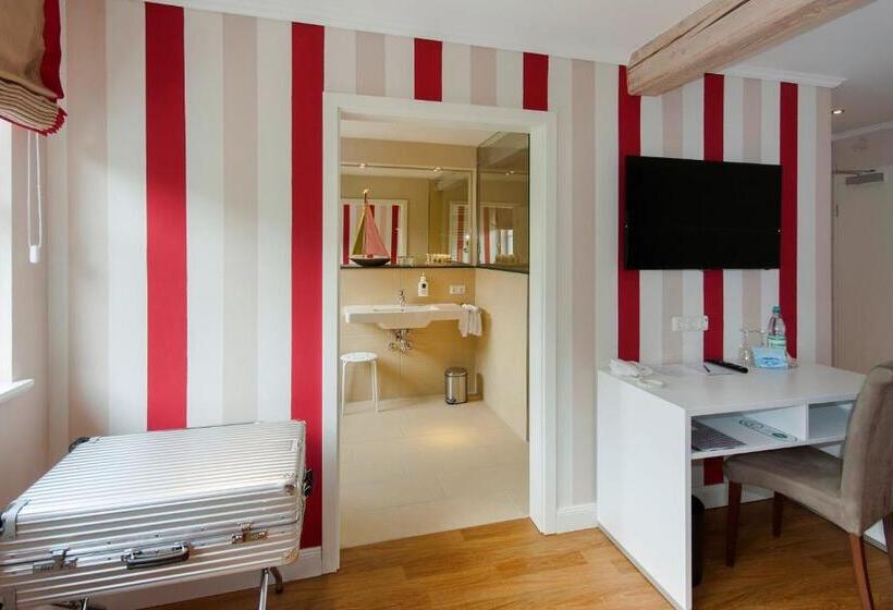 豪华房间, Tiemann S