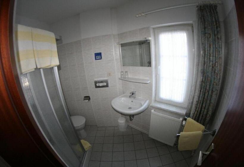 غرفة قياسية مزوَّدة بشُرفة, Wehrstedter Hof