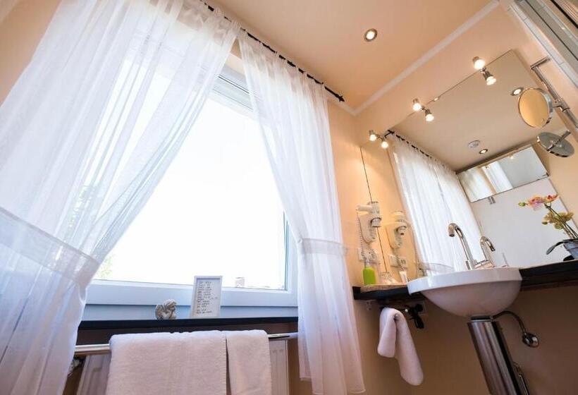 اتاق استاندارد یک نفره, Zur Mühle