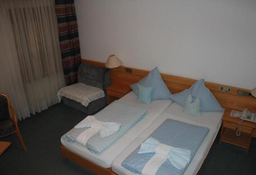 Номер Стандарт с Балконом, Landgasthaus & Hotel Kurfer Hof