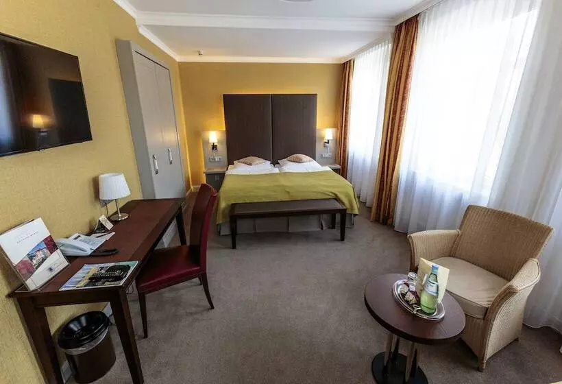 Perhehuone, Parkhotel Güldene Berge