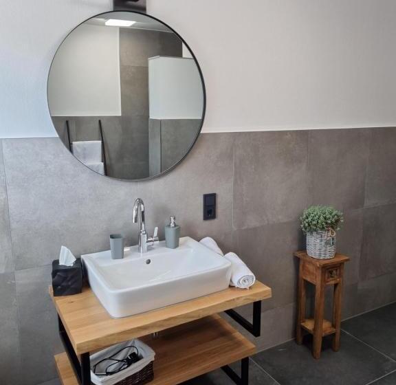 标准间, Zum Jägerhaus