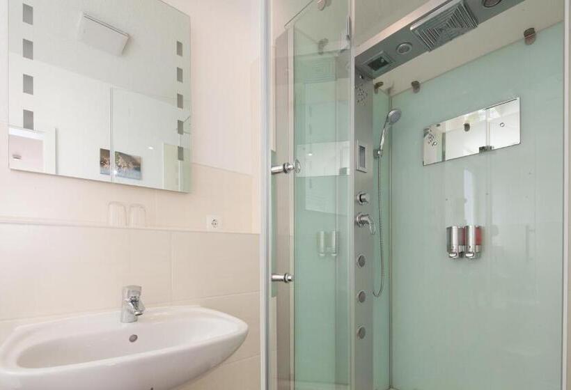 شقة غرفة واحدة, Schäfers Hotel, Self Check In, Cafe Am