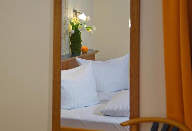 Номер Стандарт, Stadtcafé Hotel Garni