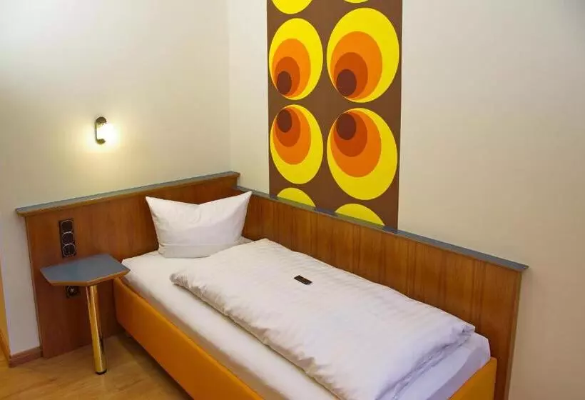 اتاق استاندارد یک نفره, Stadtcafé Hotel Garni