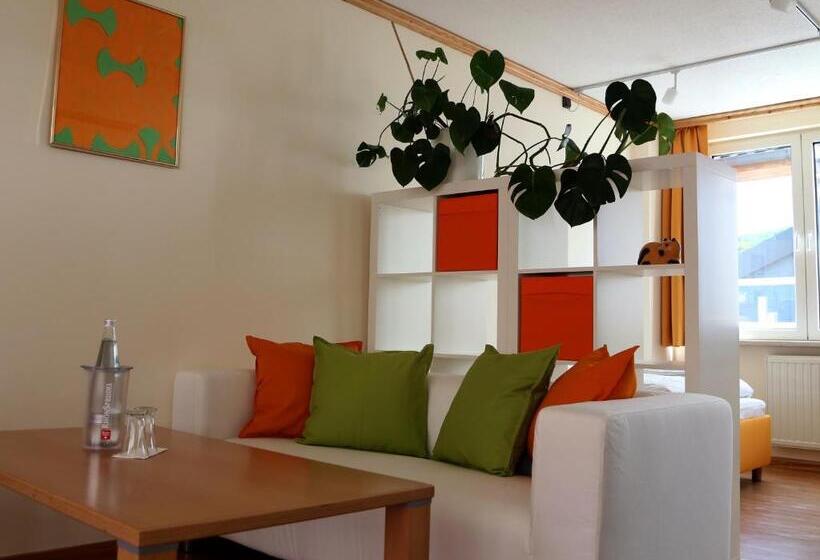 Четырехместный Номер Классик, Stadtcafé Hotel Garni