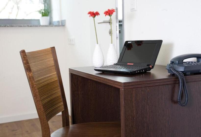 Номер Стандарт, Hostel Köln