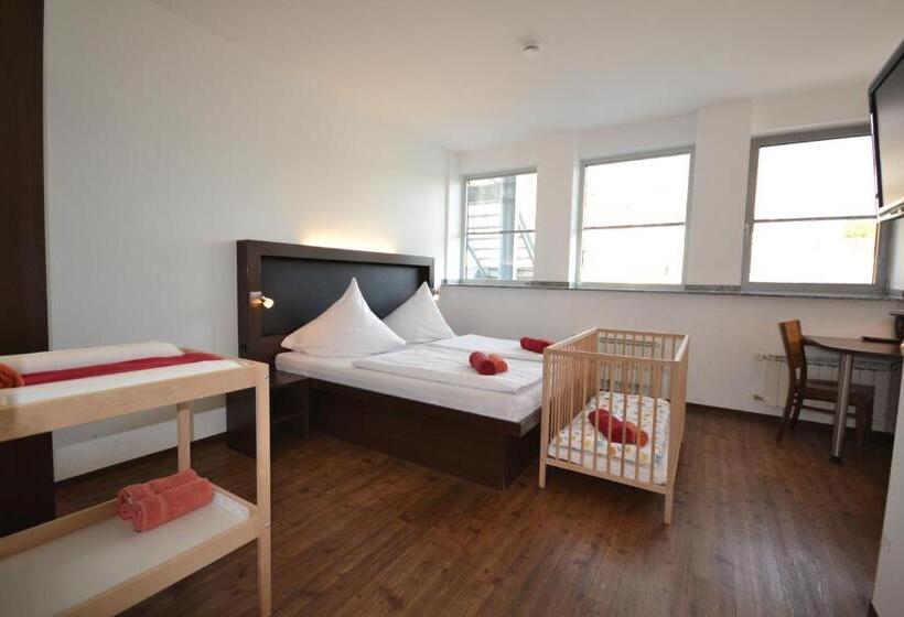 Семейный Номер, Hostel Köln