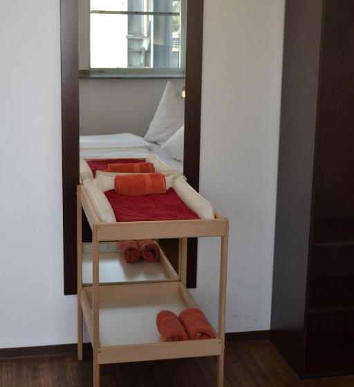 Семейный Номер, Hostel Köln