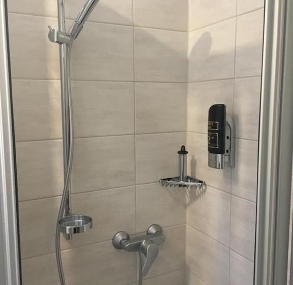 スタンダードトリプルルーム, Am Ring