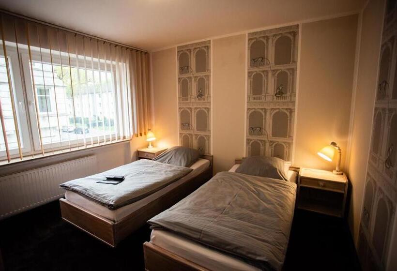 Номер Стандарт, Am Sportpark