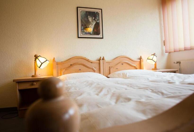 Номер бизнес-класса, Am Sportpark