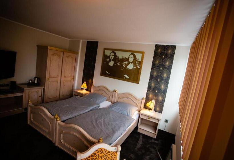 Номер бизнес-класса, Am Sportpark