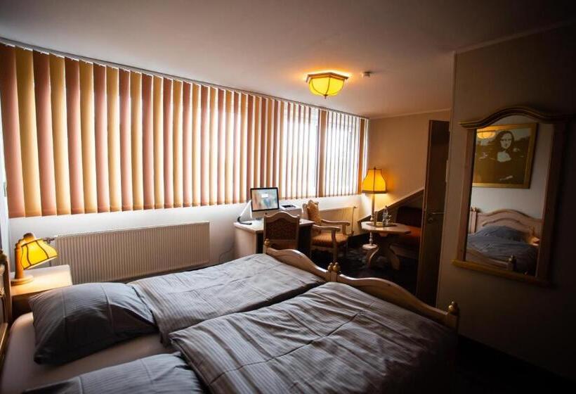 Номер бизнес-класса, Am Sportpark