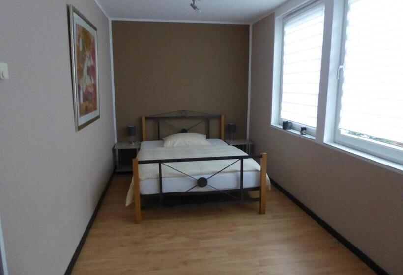 Апартаменты 2 Спальни, Am Sportpark