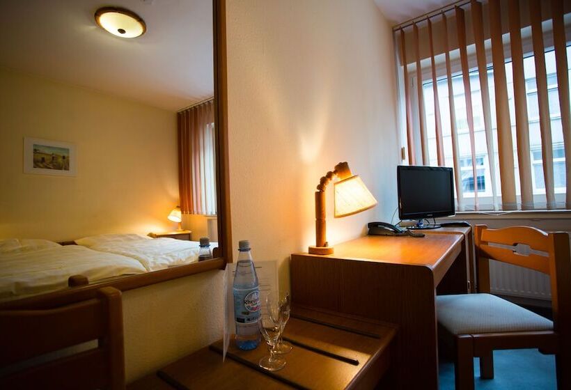 Номер Стандарт, Am Sportpark