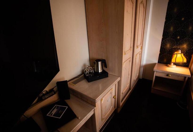 Номер бизнес-класса, Am Sportpark