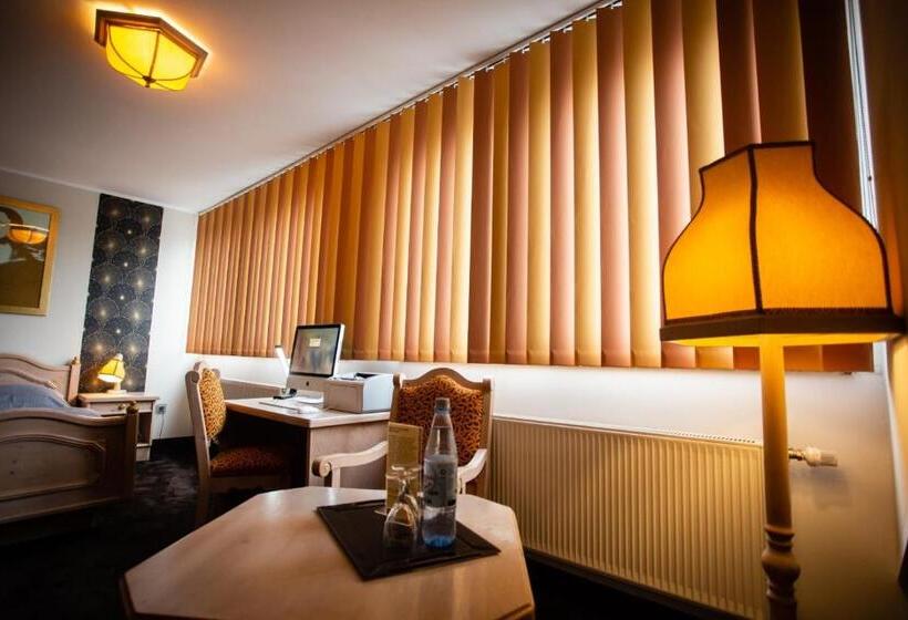 Номер бизнес-класса, Am Sportpark