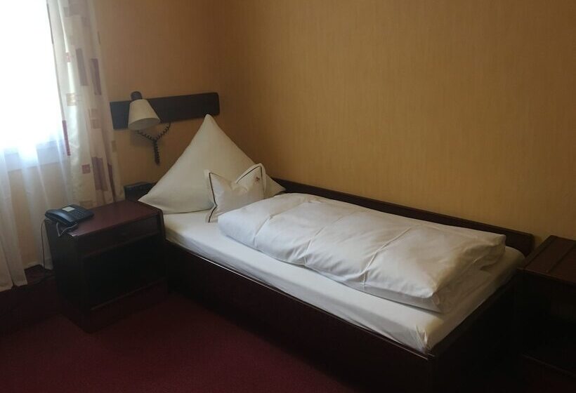 חדר סטנדרט יחיד, Feste Neustadt