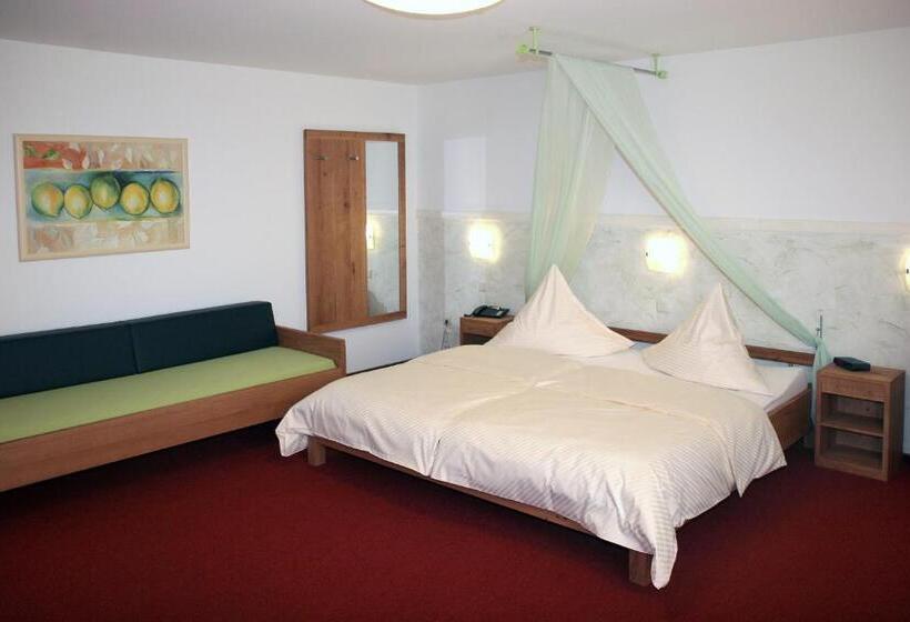 스탠다드 트리플 룸, Flora