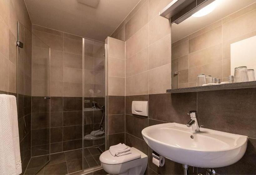 Апартаменты 2 Спальни, Garni Am Domplatz