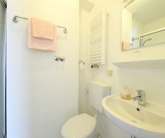 스탠다드 트리플 룸, Garni Schilling