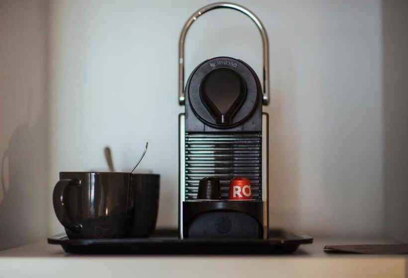 컴포트 룸, Lindenhof