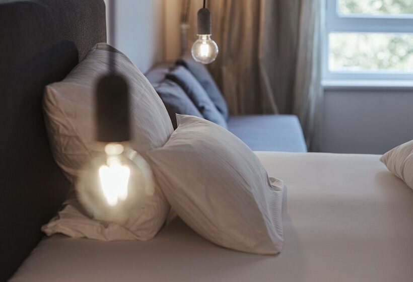 컴포트 룸, Lindenhof