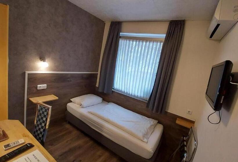 اتاق عادی یک تخته, Müller Köln