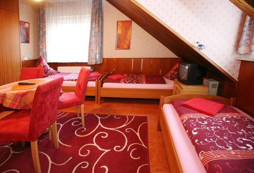 Номер Стандарт Трехместный, Pension Klaer