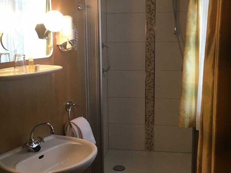 חדר סטנדרט יחיד, Feste Neustadt